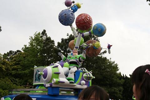 東京ディズニーランド ディズニー ドリームス オン パレードのバズ ディズニーリゾートおでかけ写真集